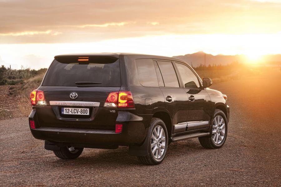 Toyota Land Cruiser 200 2012 года  (фото 4 из 48)